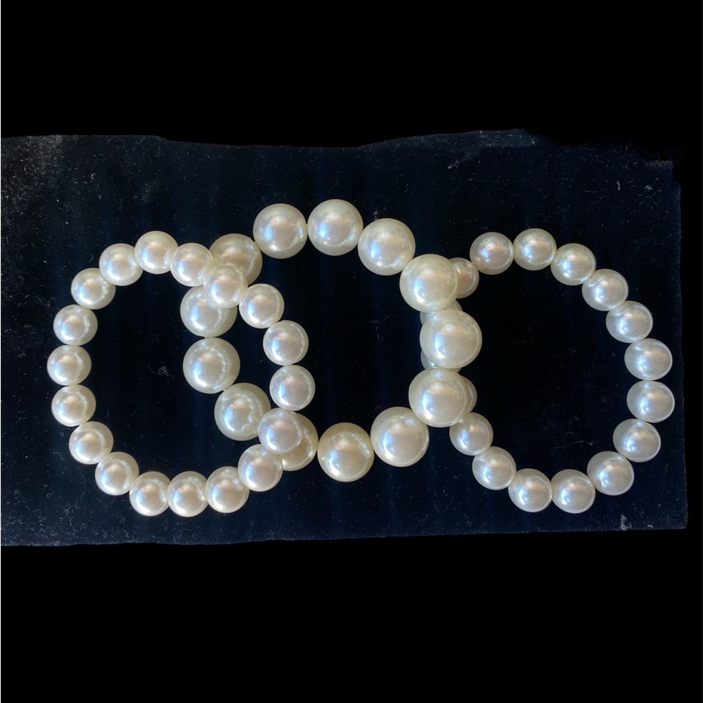 Elegant Pearl Bracelet Set